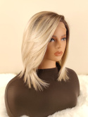 Peruka ”Mia” Lace Front, kolor blond ombre z refleksami, fryzura Long Bob z grzywką na prawą stronę, damska syntetyczna - termi