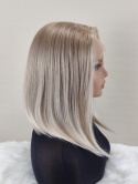 Peruka ”Zafira” Lace Front 13*6, kolor jasny blond balayage, fryzura włosy półdługie proste bez grzywki, damska syntetyczna