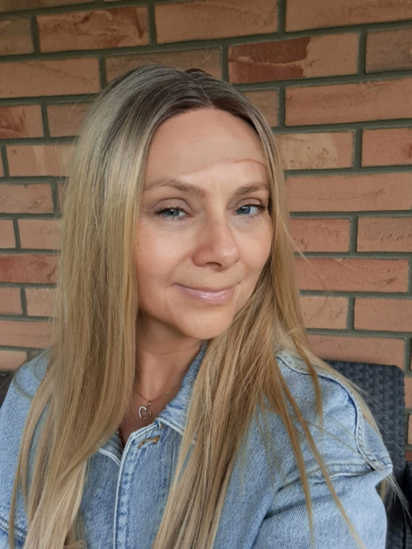 Peruka "Lila" Lace Front (T) blond ombre, dł.ok, 65 cm. włos syntetyczno-termiczny - obrazek 6