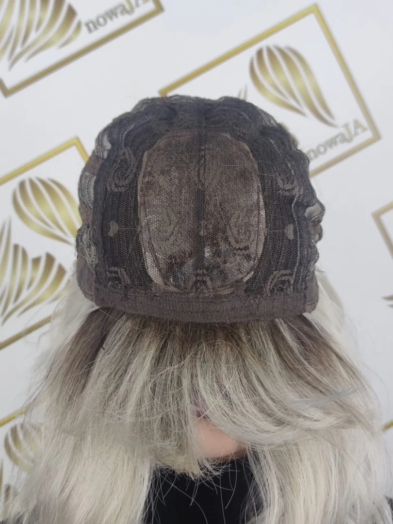 Peruka "Margaret 2" kolor chłodny blond ombre - platyna, fryzura Long Bob falowany, damska syntetyczna - termiczna - obrazek 6