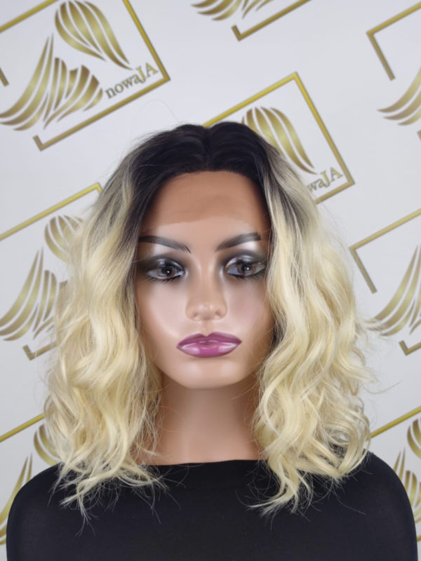 Peruka "Marlena" Lace Front, kolor blond ombre, fryzura półdługie falowane włosy, damska syntetyczna - termiczna - obrazek 3