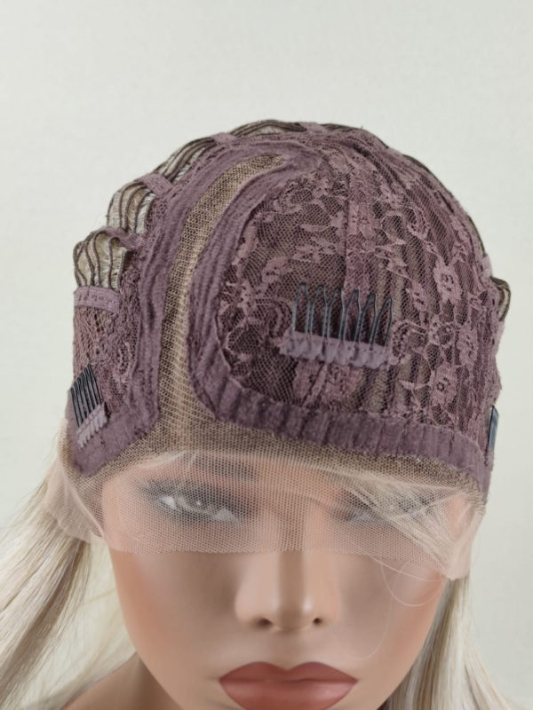 Peruka ”Nadia” Lace Front, kolor kremowy blond ombre (TT10/6670), fryzura włos półdługi z przdziełkiem, damska syntetyczna - obrazek 7