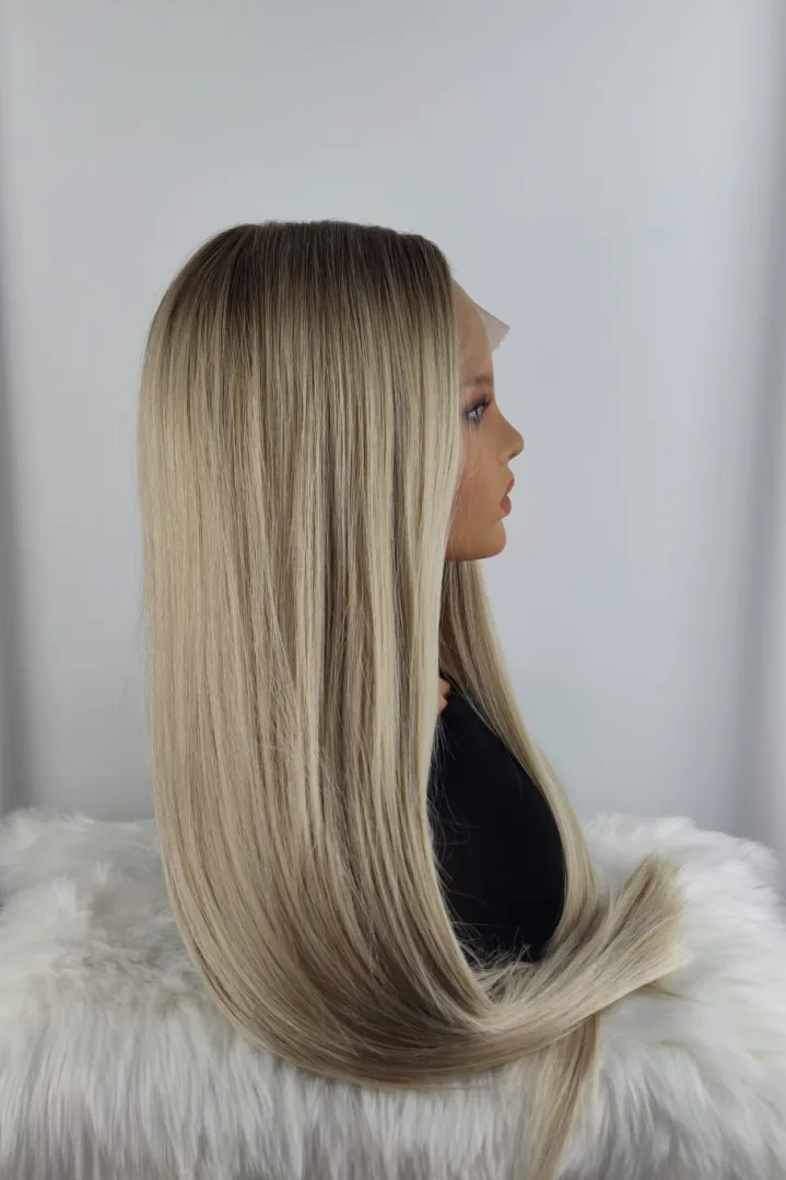 Peruka ,,Lila'' lace front T, kolor chłodny blond ombre, dł.ok 80 cm, czepek 54-56 cm - obrazek 2