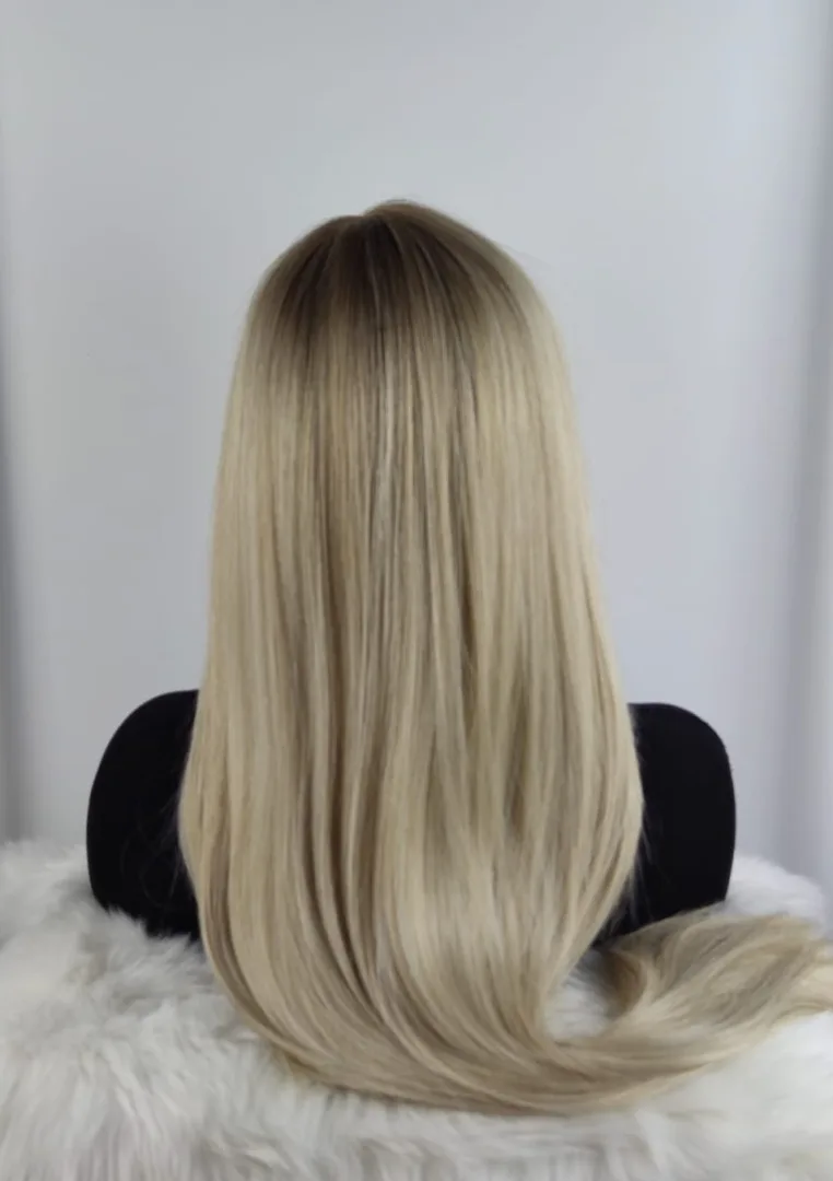 Peruka ,,Lila'' lace front T, kolor chłodny blond ombre, dł.ok 80 cm, czepek 54-56 cm - obrazek 5