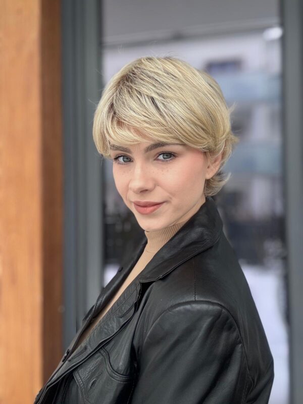 PPeruka ”Wanda” Mono Top (wstawka), dostępna w wielu kolorach