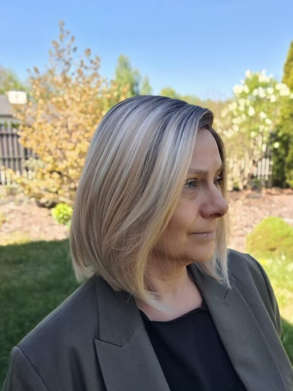 Peruka ”Mia” Lace Front, kolor blond ombre z refleksami, fryzura Long Bob z grzywką na prawą stronę, damska syntetyczna - termi - obrazek 10