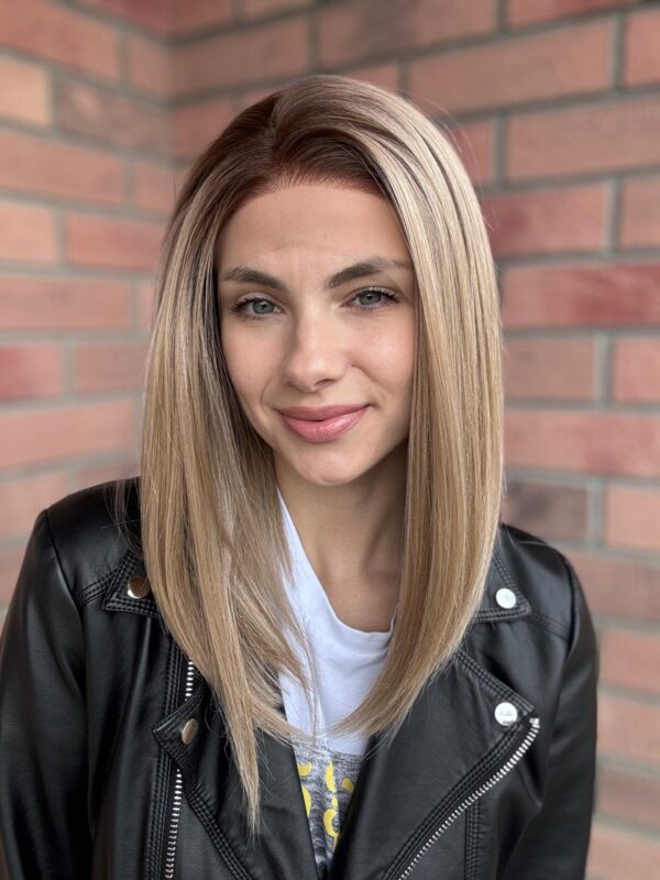 Peruka ”Paula” Lace Front 13*6, kolor blond sombre, fryzura włosy półdługie proste bez grzywki, damska syntetyczna - termiczna