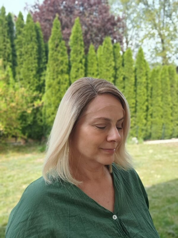 Peruka ”Diva” Włos naturalny, Lace Front (T), kolor jasny blond ombe w ciepłej tonacji - obrazek 3
