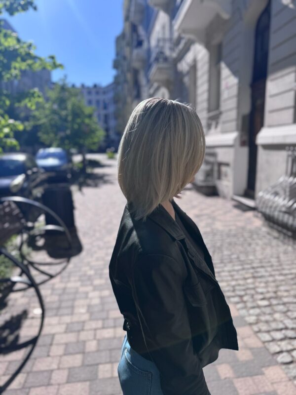 Peruka ”Mia” Lace Front, kolor blond ombre z refleksami, fryzura Long Bob z grzywką na prawą stronę, damska syntetyczna - termi - obrazek 6
