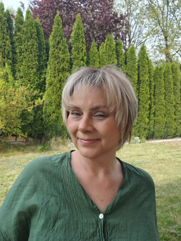 Peruka ”Mirka” Włos naturalny, Lace Front 13*4, kolor blond z efektem balayage z ciemniejszym odrostem - obrazek 6