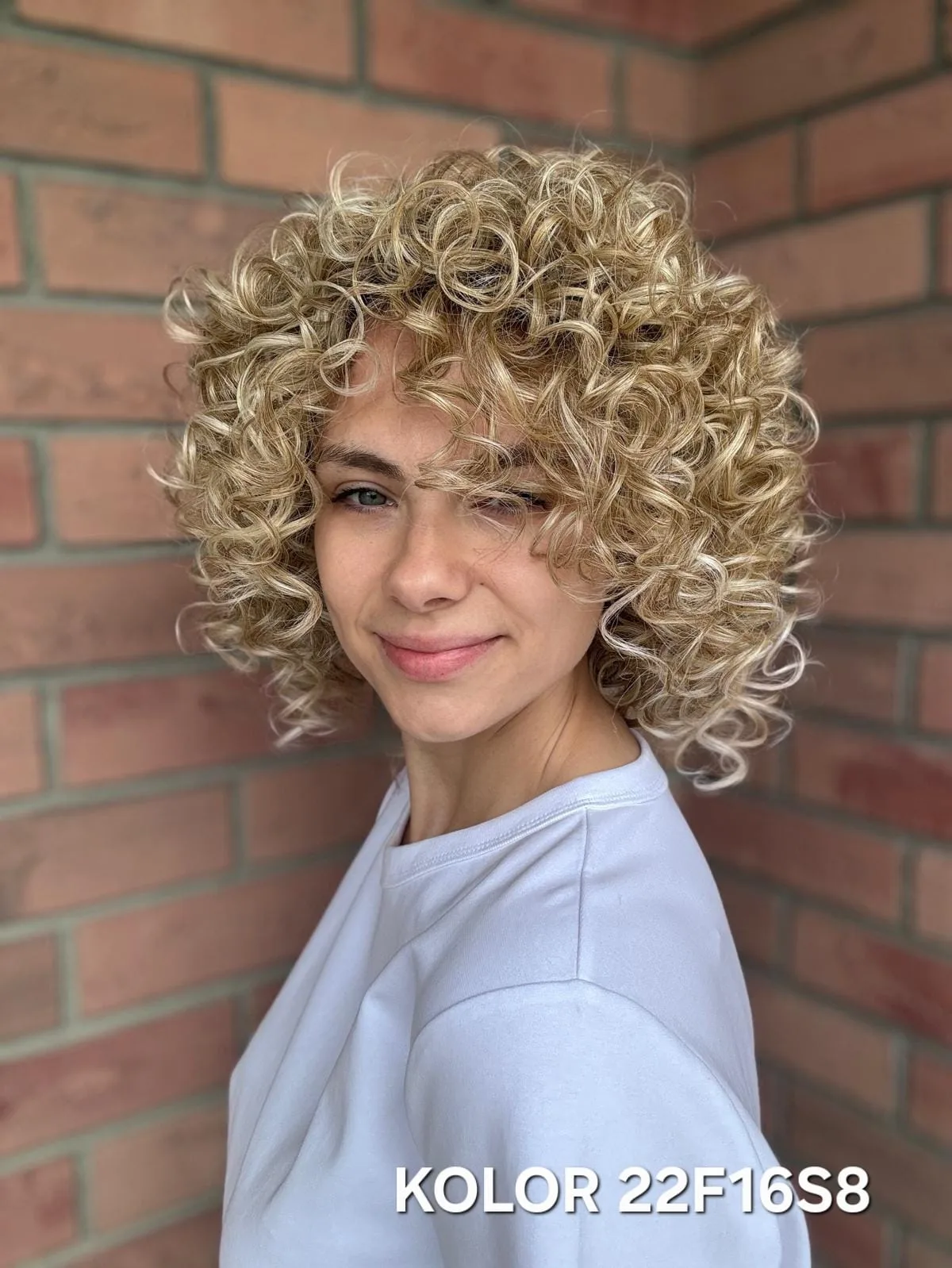 Peruka "Missy" loki, dostępna w wielu kolorów, długość ok 30 cm - obrazek 5