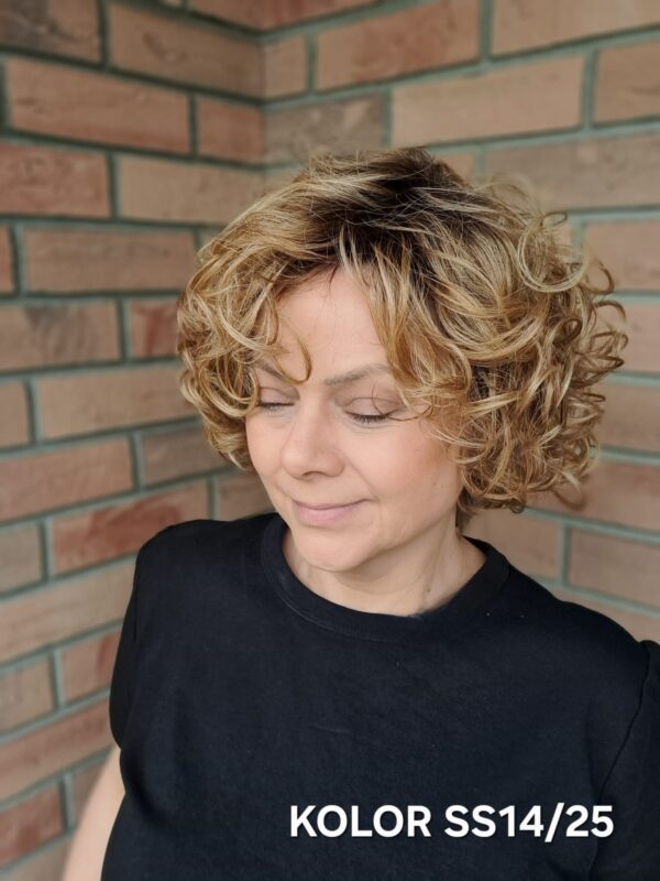 Peruka ”Tora” dostępna w wielu kolorach (m.in. blond, brąz, rudy), fryzura włosy półdługie z lokami z efektem tapiru, damska syntetyczna - termiczna - obrazek 2