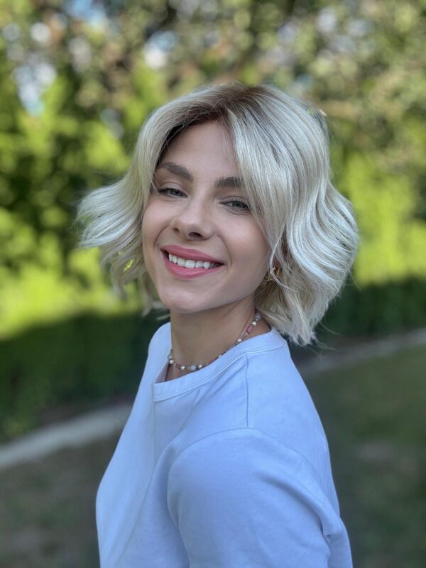Peruka „Ewelina” Mono Top, dostępna w wielu kolorach