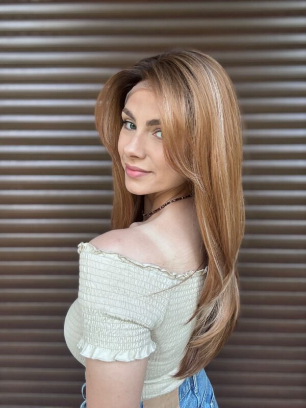 Peruka ,, Żaneta '' lace front 13/6, włos syntetyczno termiczny ,dł.ok 60 cm, czepek 54-57 cm - obrazek 2