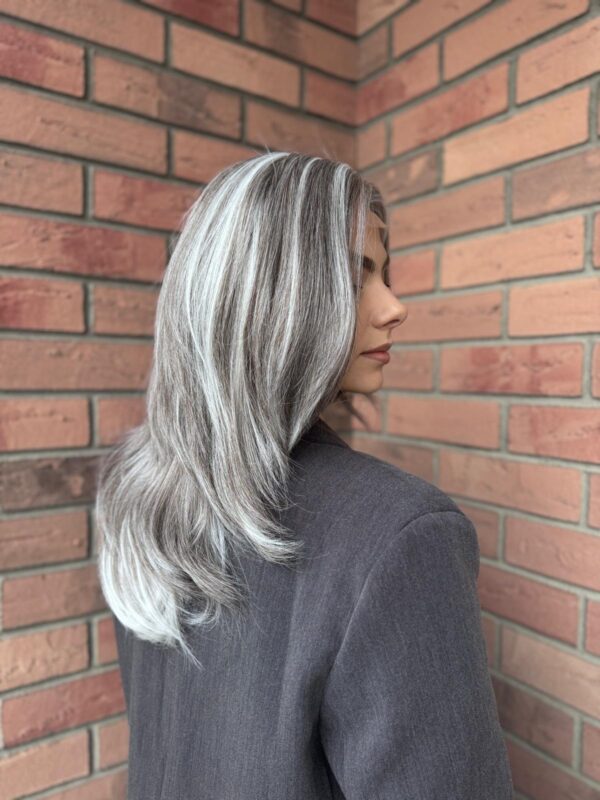 Peruka "Matylda" Lace Front, siwy balayage - obrazek 2