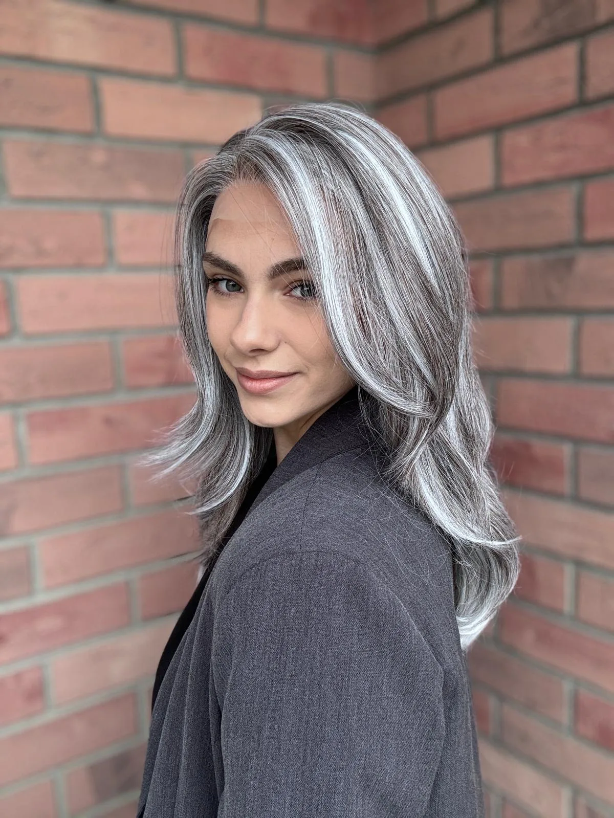 Peruka "Matylda" Lace Front, siwy balayage