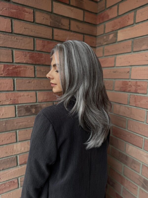 Peruka "Matylda" Lace Front, siwy balayage - obrazek 5