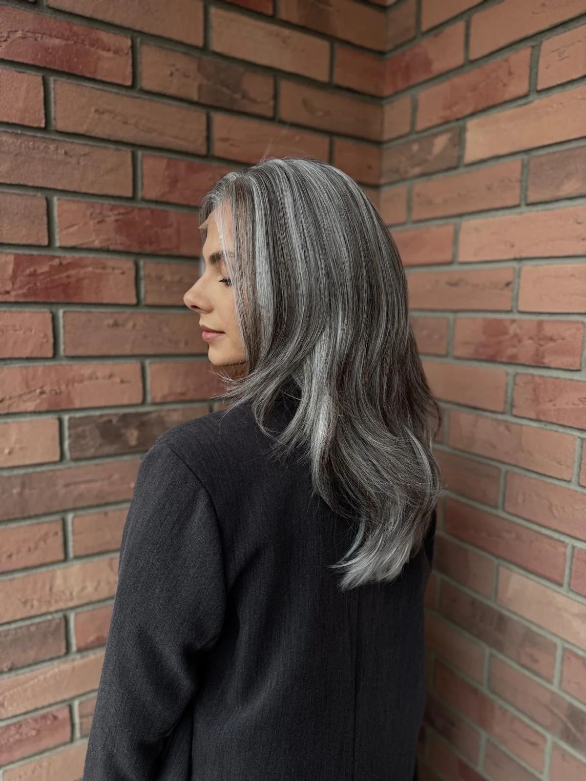 Peruka "Matylda" Lace Front, siwy balayage - obrazek 5
