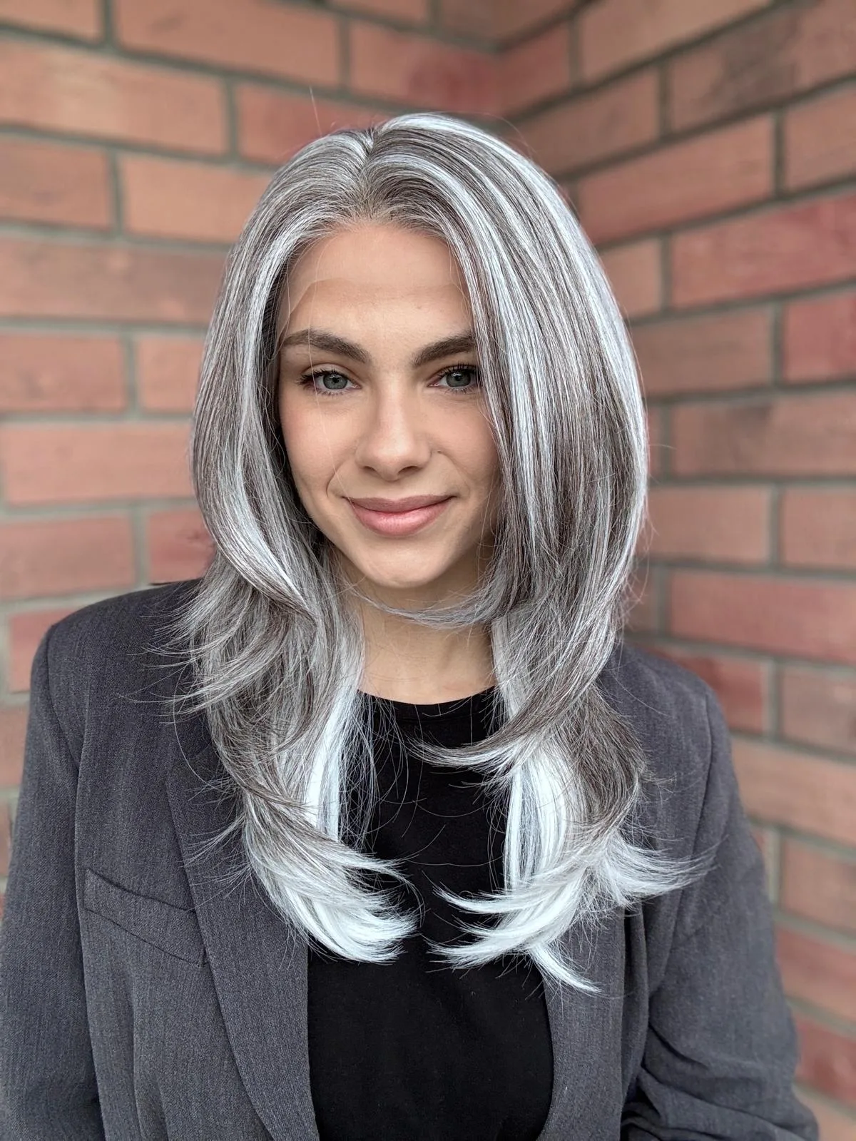 Peruka "Matylda" Lace Front, siwy balayage - obrazek 3