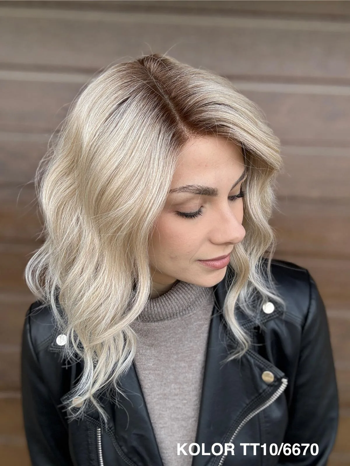 Peruka "Lorena" Mono Top, dostępna w wielu kolorach - obrazek 3