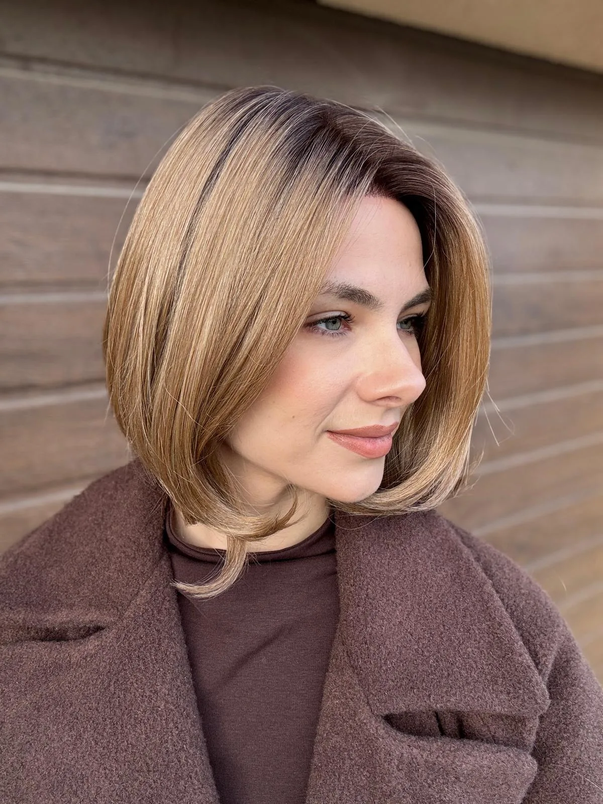 Peruka "Edyta" Mono top, brąz sombre - obrazek 3