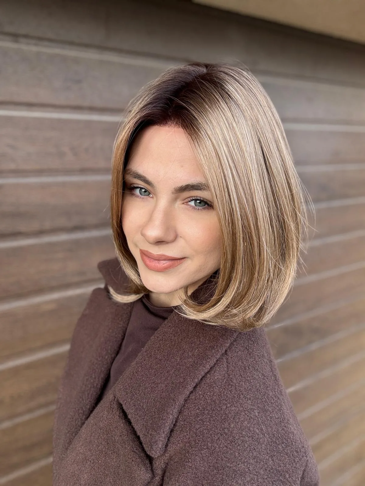 Peruka "Edyta" Mono top, brąz sombre - obrazek 4