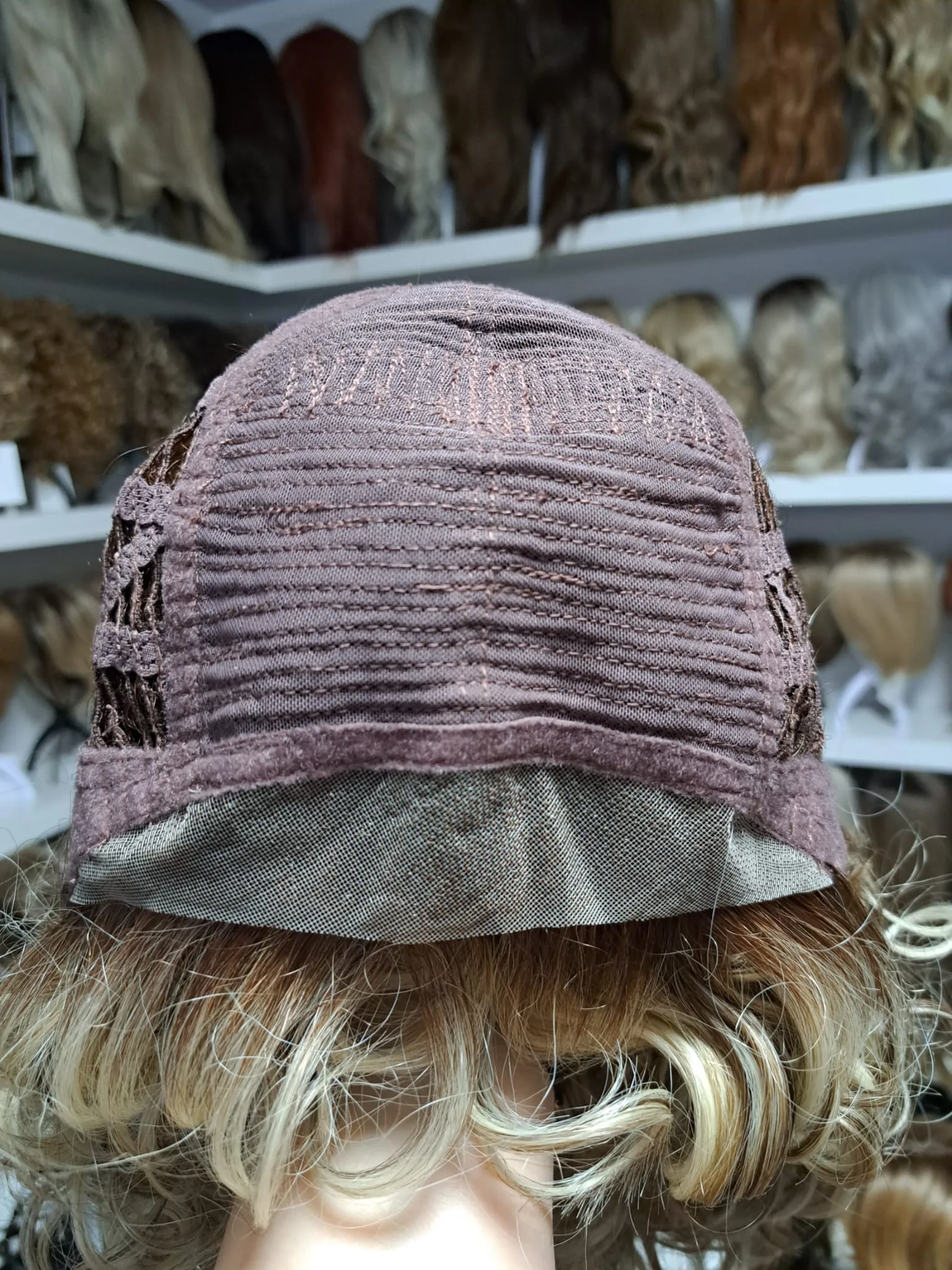 Peruka "Iris" dostępna w kilku kolorach - obrazek 28