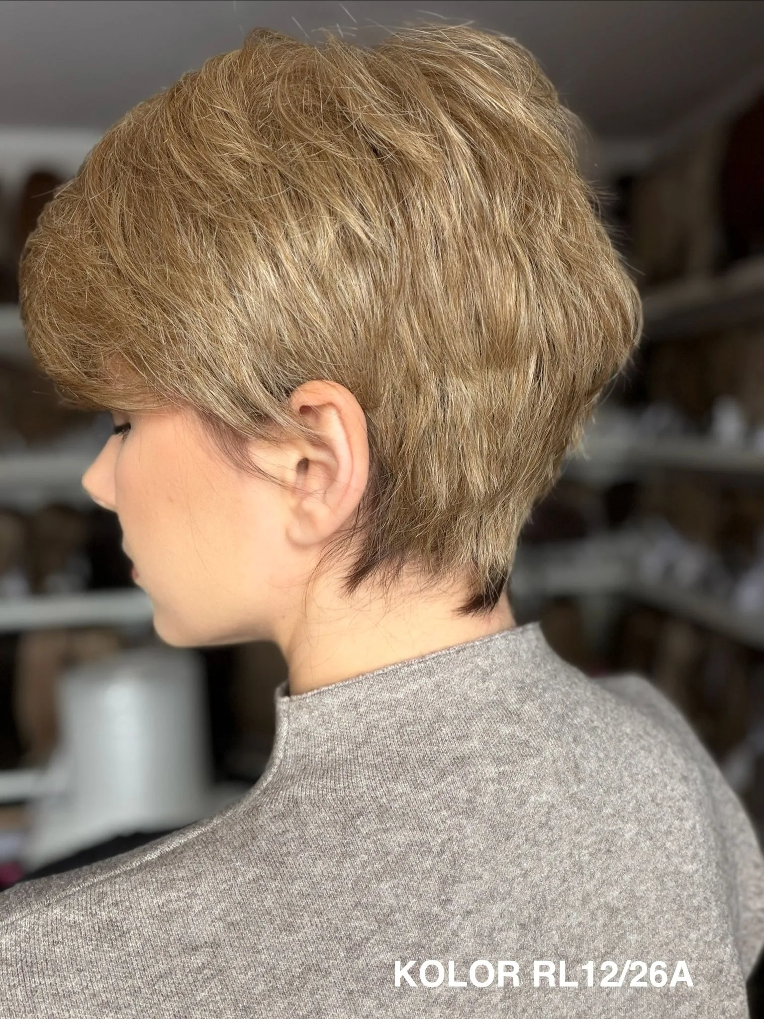 Peruka "Jadwiga" dostępna w wielu kolorach - obrazek 23