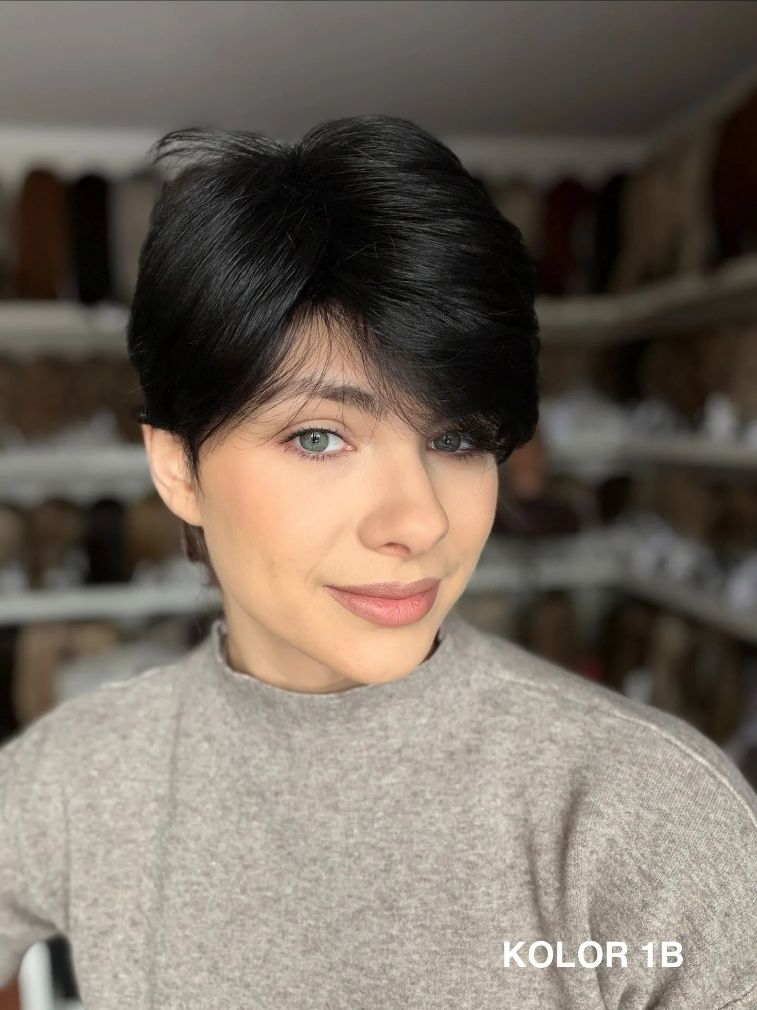 Peruka "Jadwiga" dostępna w wielu kolorach - obrazek 16