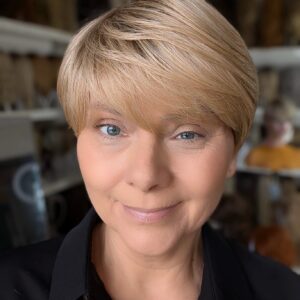 Peruka "Elenka" dostępna w wielu kolorach