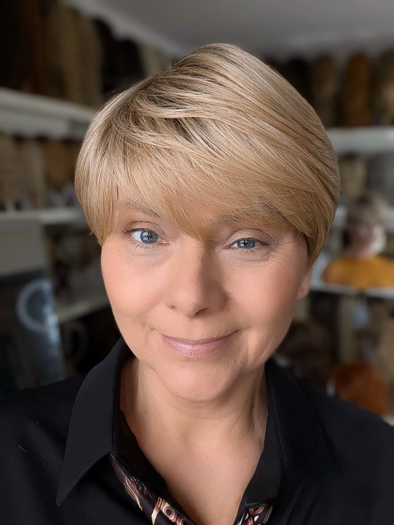 Peruka "Elenka" dostępna w wielu kolorach